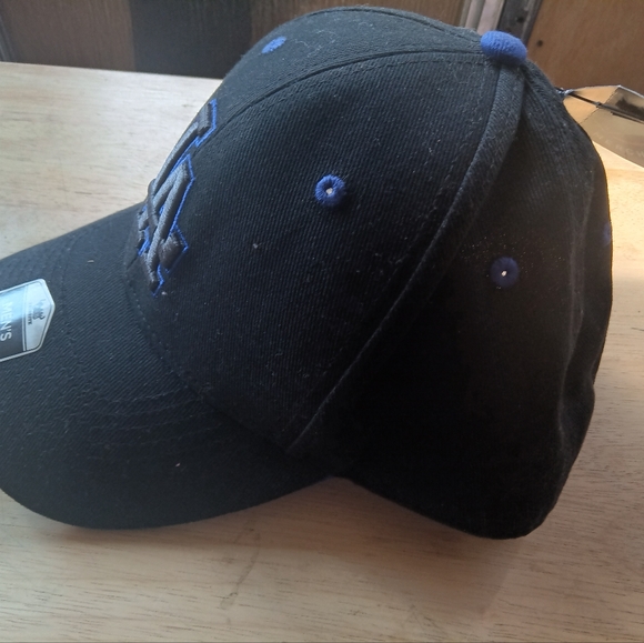 LA Hat for Sale - Picture 5 of 6